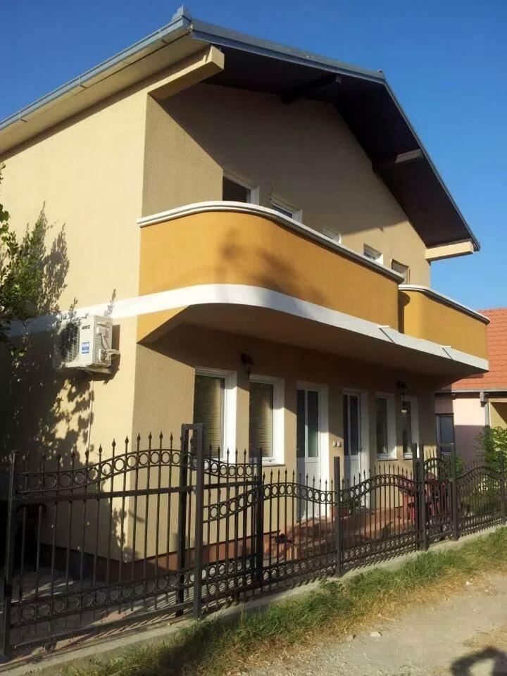 Apartments Emerald Ulcinj Eksteriør billede